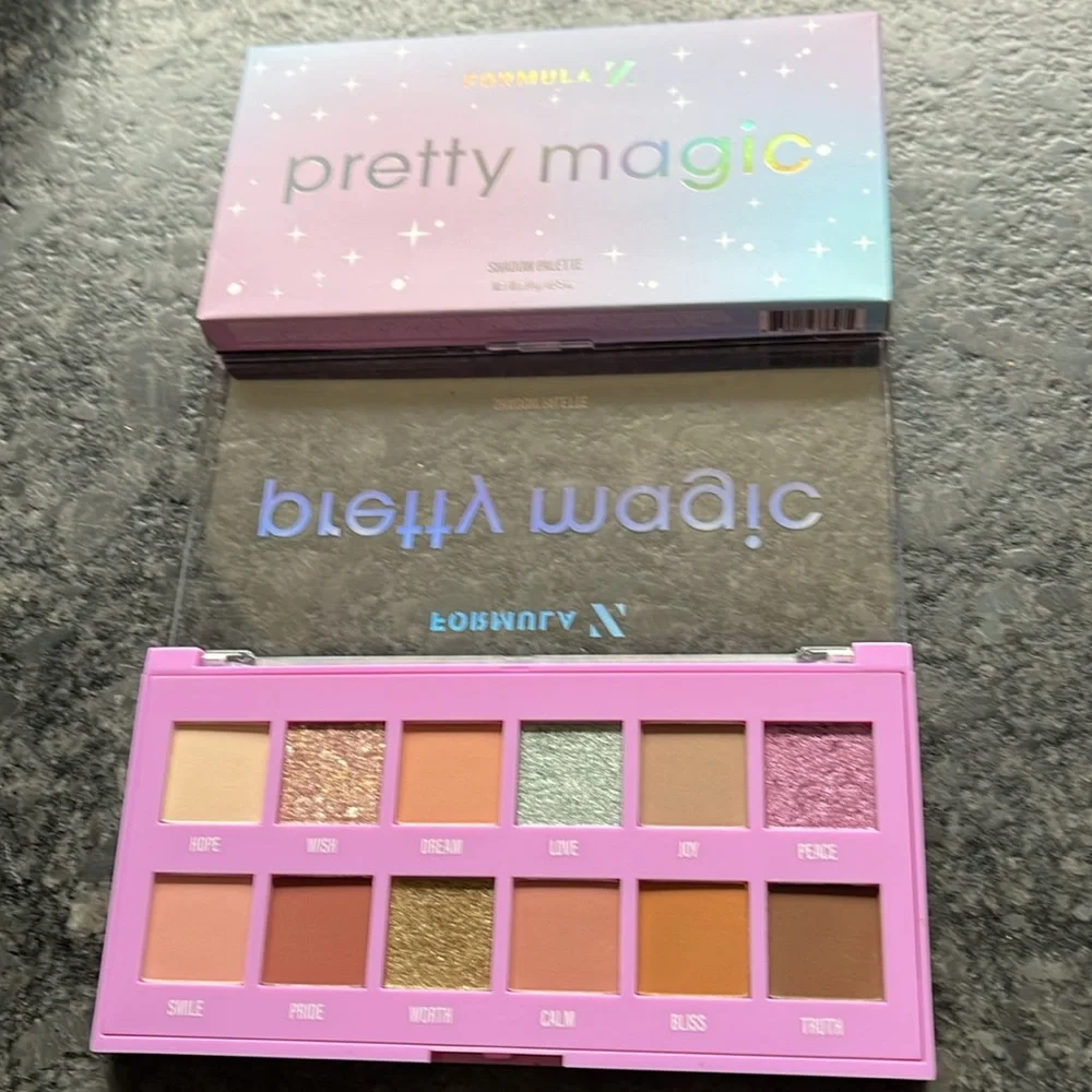 Formula Z Pretty Magic Eyeshadow Palette 12 very pretty shadows